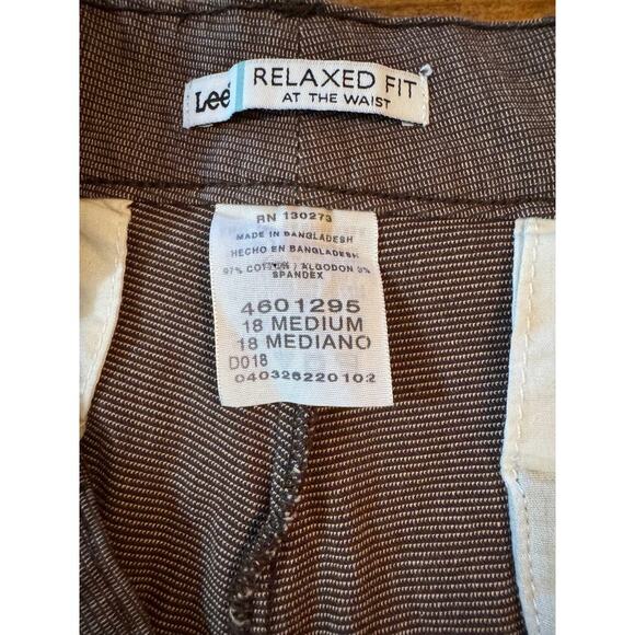 NWT Lee Relaxed Fit At The Waist Stretch Plain Front Straight Leg Pants 18 Med - Picture 5 of 10